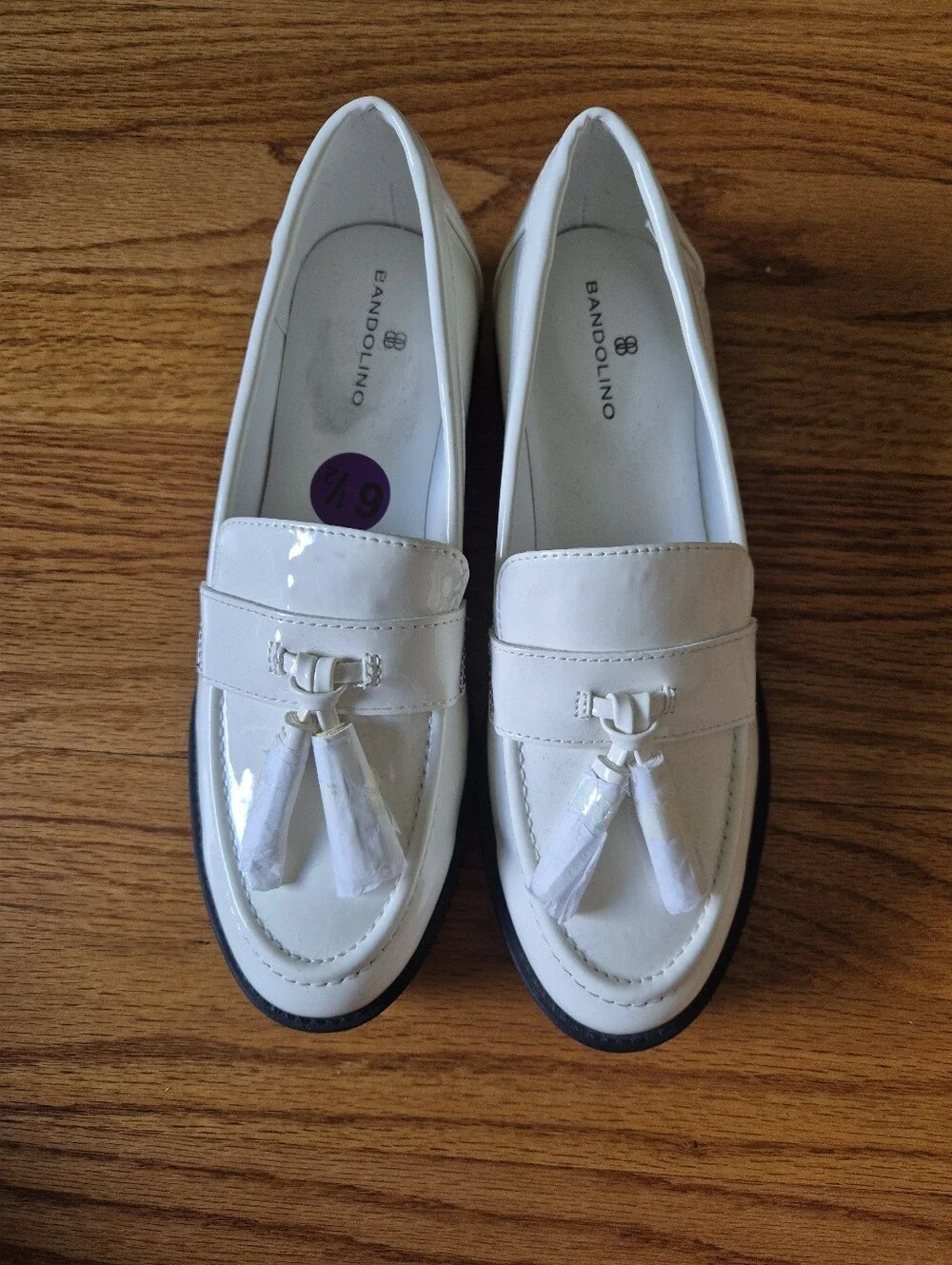 Bandolino White Patent Tassel Loafers, size 6,5 NWOB